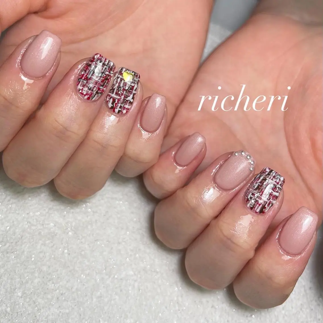 ミディアム ネイル 韓国風ヘア アートネイル フレンチネイル ジェルネイル ガラスフレンチ richeri beautyのエステ・リラクイメージ