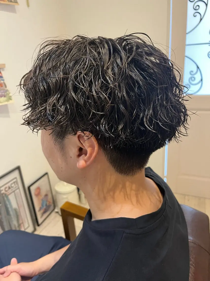 ショート パーマ メンズ メンズパーマ 波巻きパーマ カット パーマ 宮嶋 勇輔のヘアスタイル