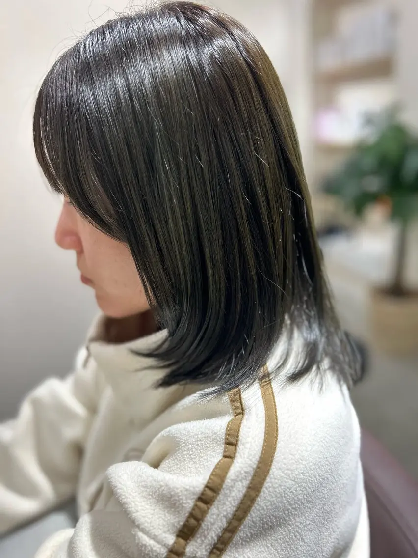 ミディアム ミディアムレイヤー レイヤーカット attrait 福岡のヘアスタイル