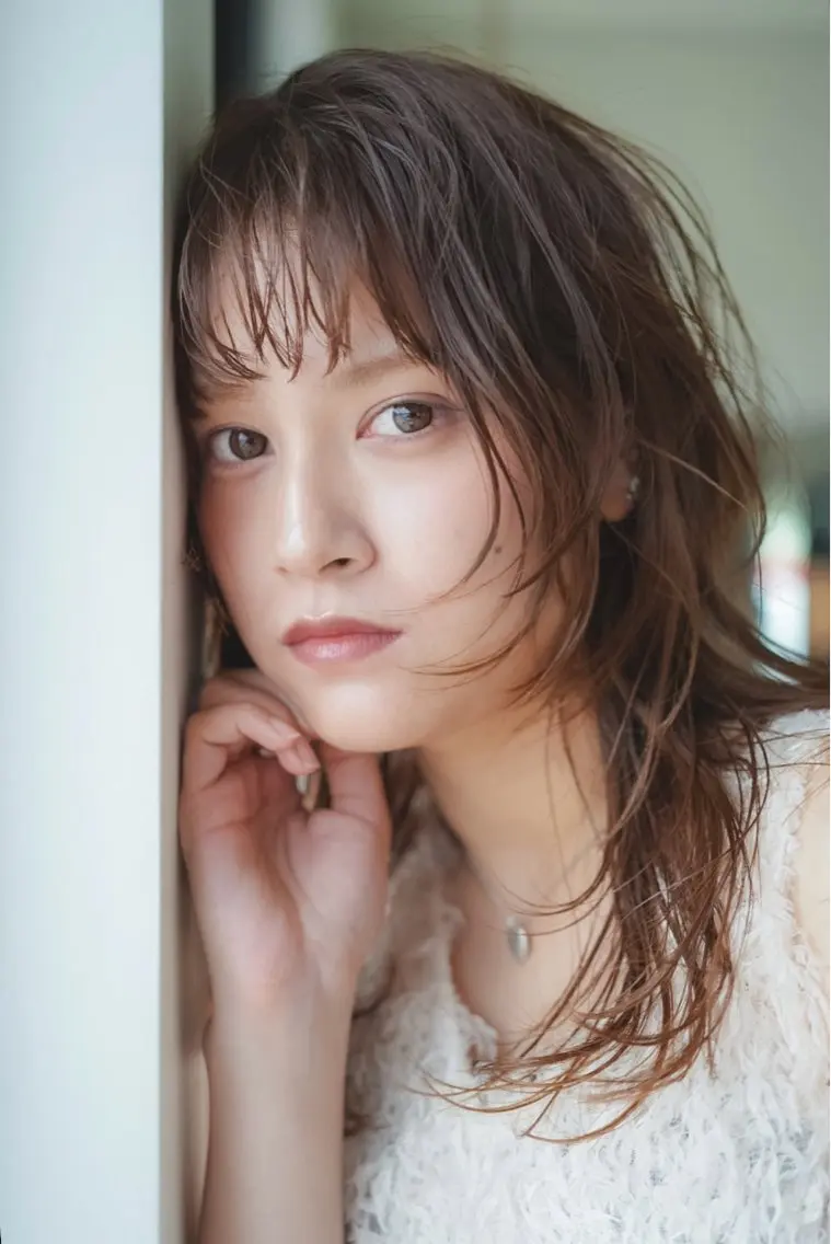 ミディアム カラー レイヤーカット カット plus HAIR いずみのヘアスタイル