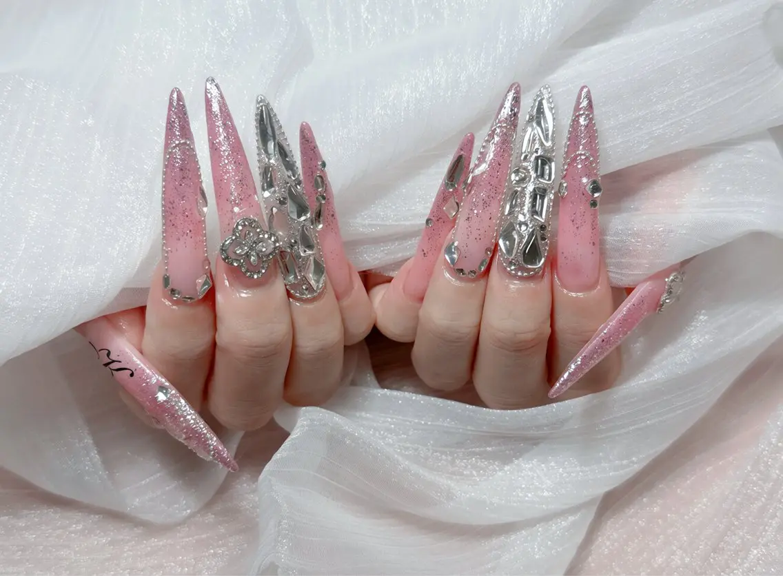 ネイル オーロラネイル チークネイル フットネイル フレンチネイル ジェルネイル ハンドネイル Havi Nailsのネイルデザイン