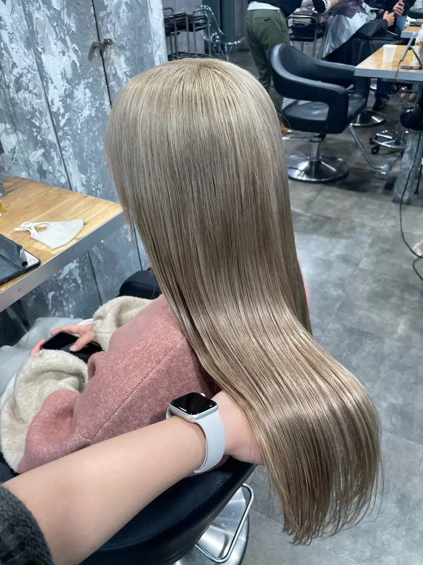 ロング カラー ヘアカラー ハイトーン 横浜💞ミオのヘアスタイル