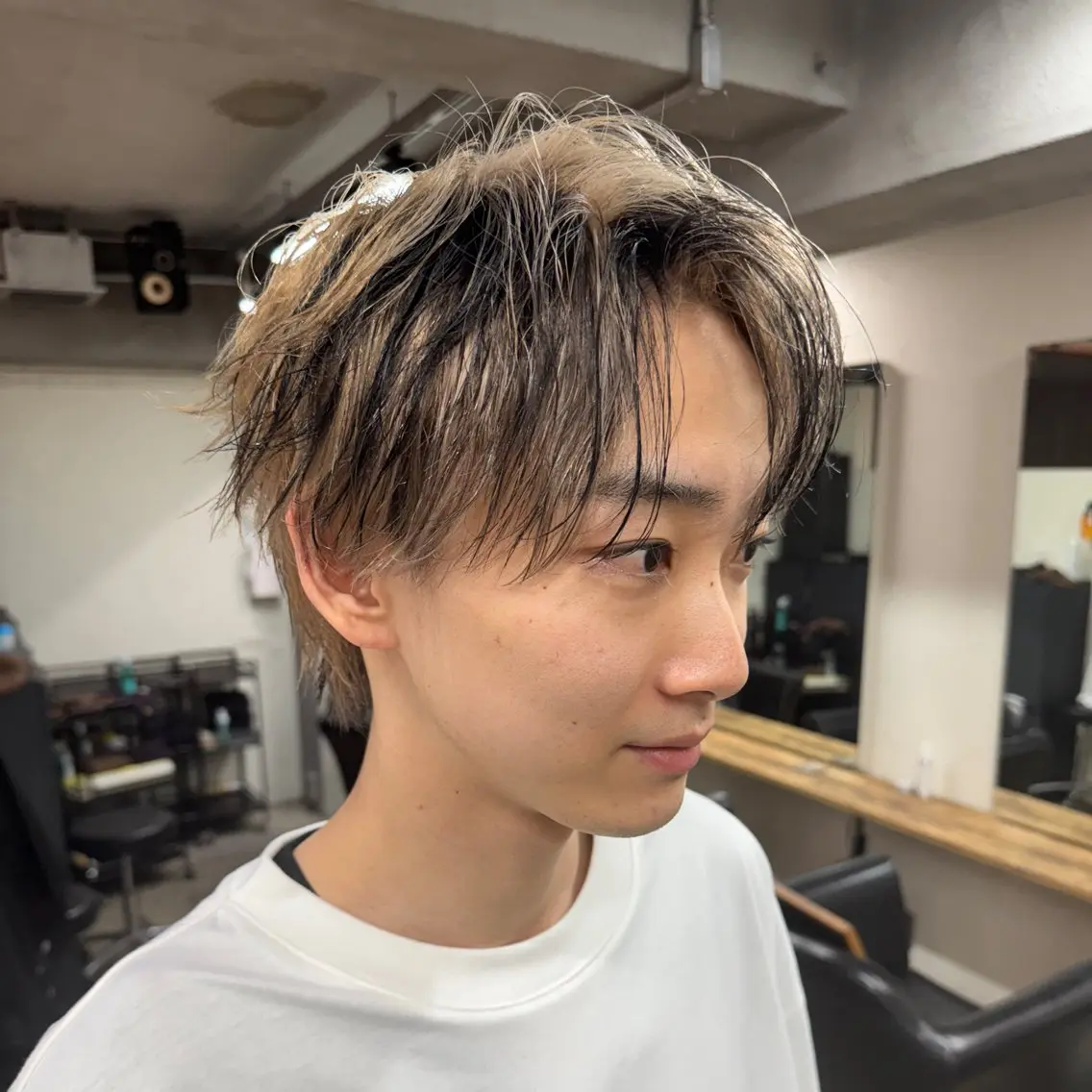 ショート カラー メンズ メンズブリーチ センターパート ブリーチ デザインカラー カット ヘアカラー トリートメント 高松大輝/メンズ /レイヤーカットのヘアスタイル