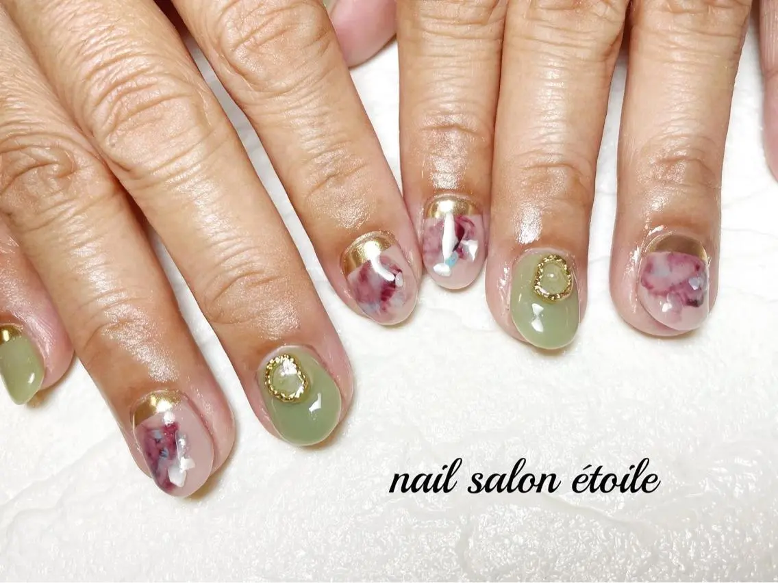 ネイル アートネイル ジェルネイル グリーン ミラーネイル ニュアンスネイル ハンドネイル nail salon étoileのネイルデザイン