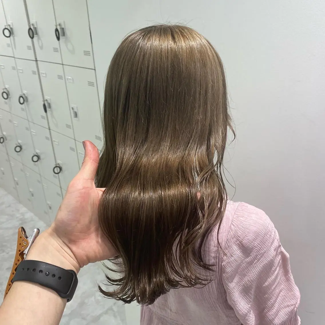 ミディアム カラー パーマ ヘアアレンジ ネイル マツエク・マツパ 韓国風ベージュ🤎 赤みなし🌿横浜🤎のヘアスタイル