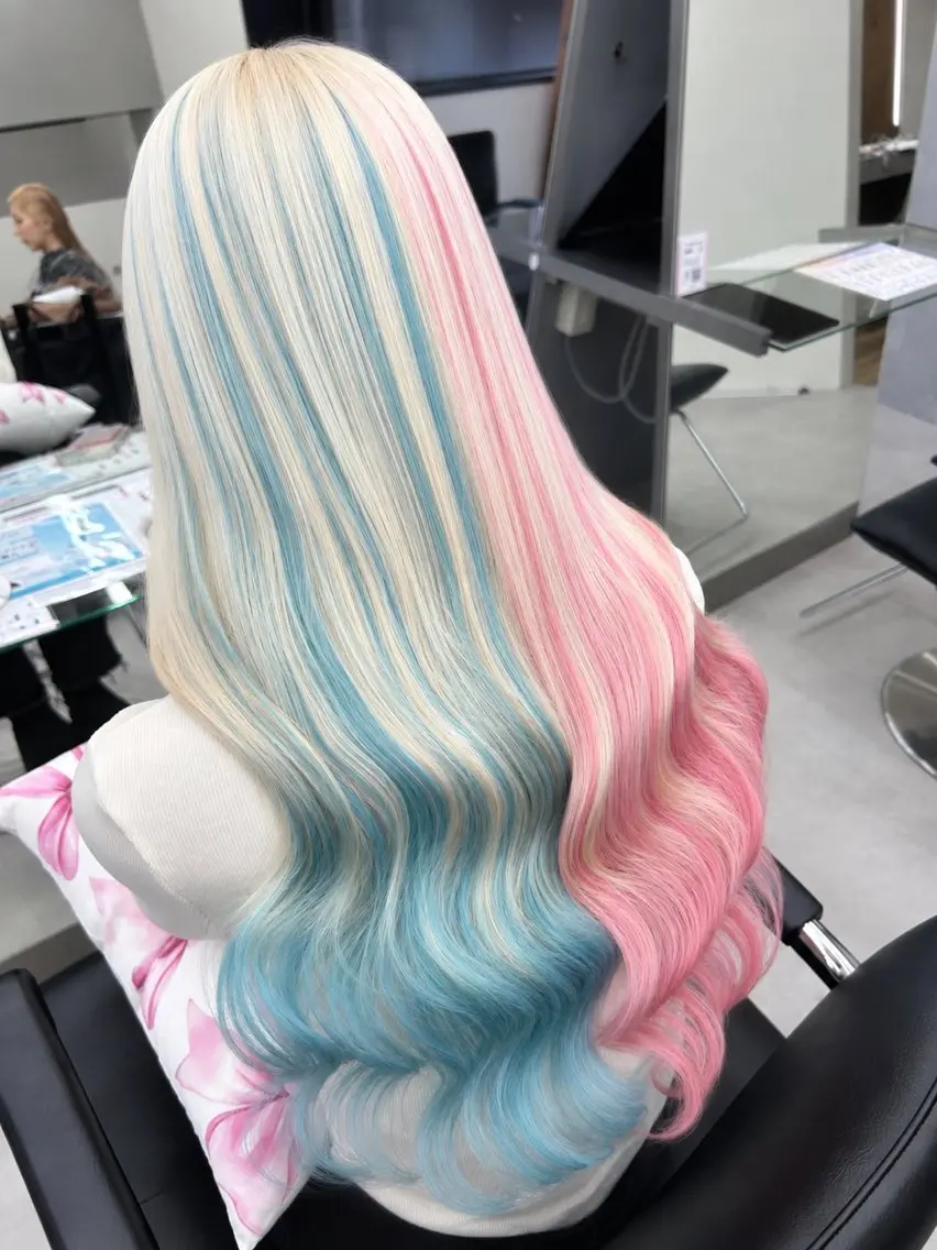 ロング カラー シールエクステ ブロンド デザインカラー ピンクカラー エクステ ヘアカラー エクステ 横浜ダブルカラー/ ハイトーンエクステのヘアスタイル