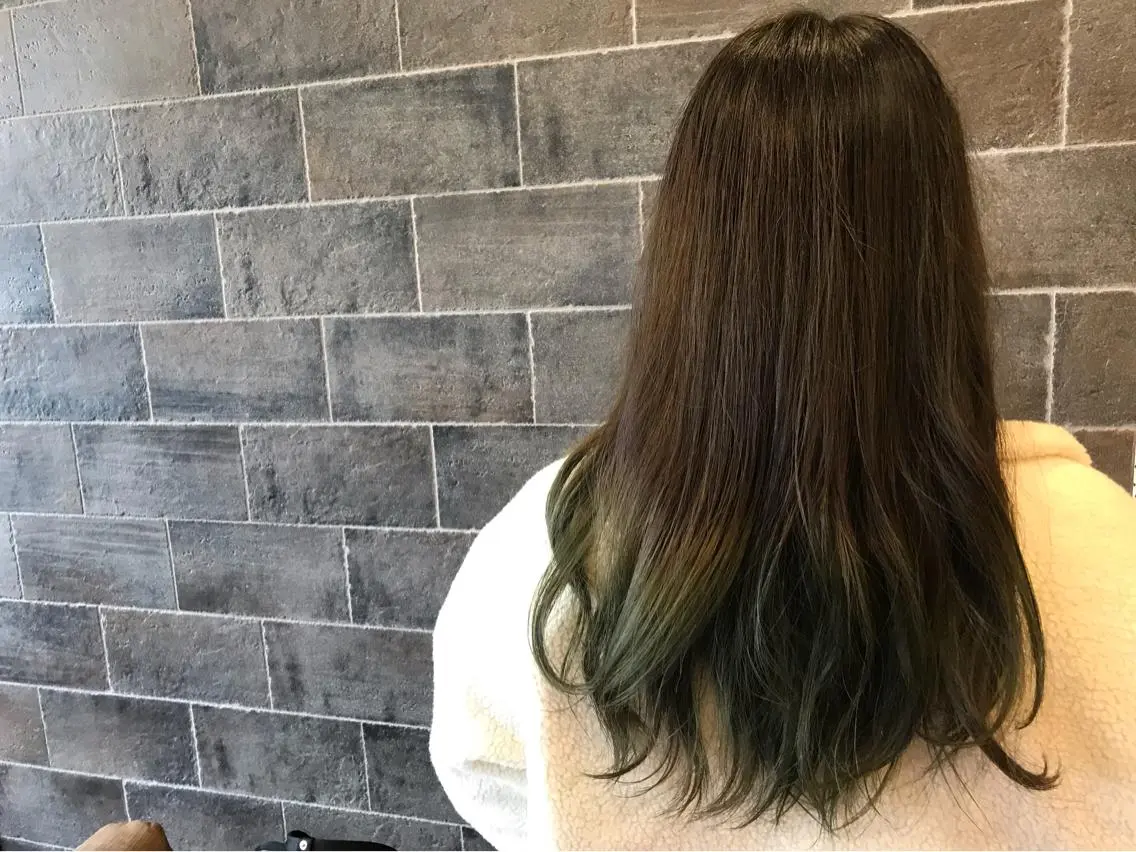ロング カラー ブリーチ 鈴村 大介のヘアスタイル