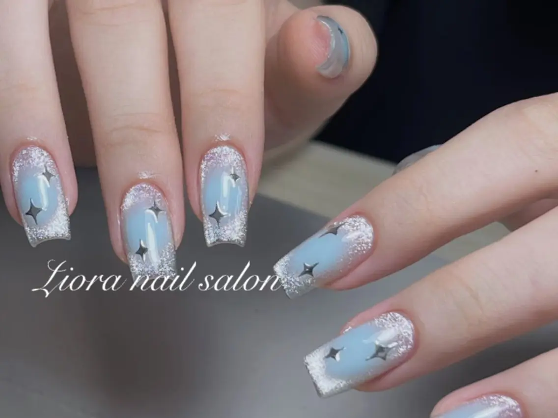 ネイル フレンチネイル ジェルネイル ガーリー グラデーション キラキラネイル ハンドネイル Liora nailのネイルデザイン