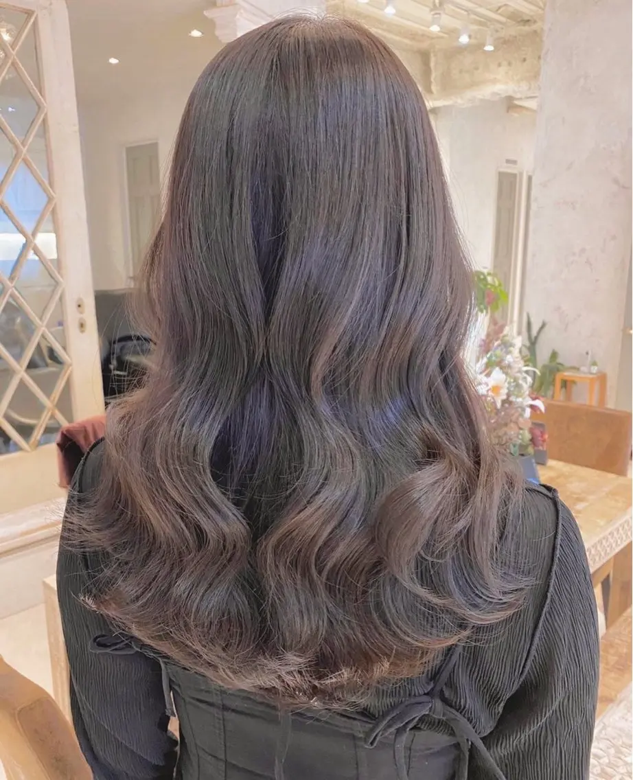 ロング カラー ヘアカラー トリートメント 顔周り\エクステ\ 透明感カラー\まりんのヘアスタイル