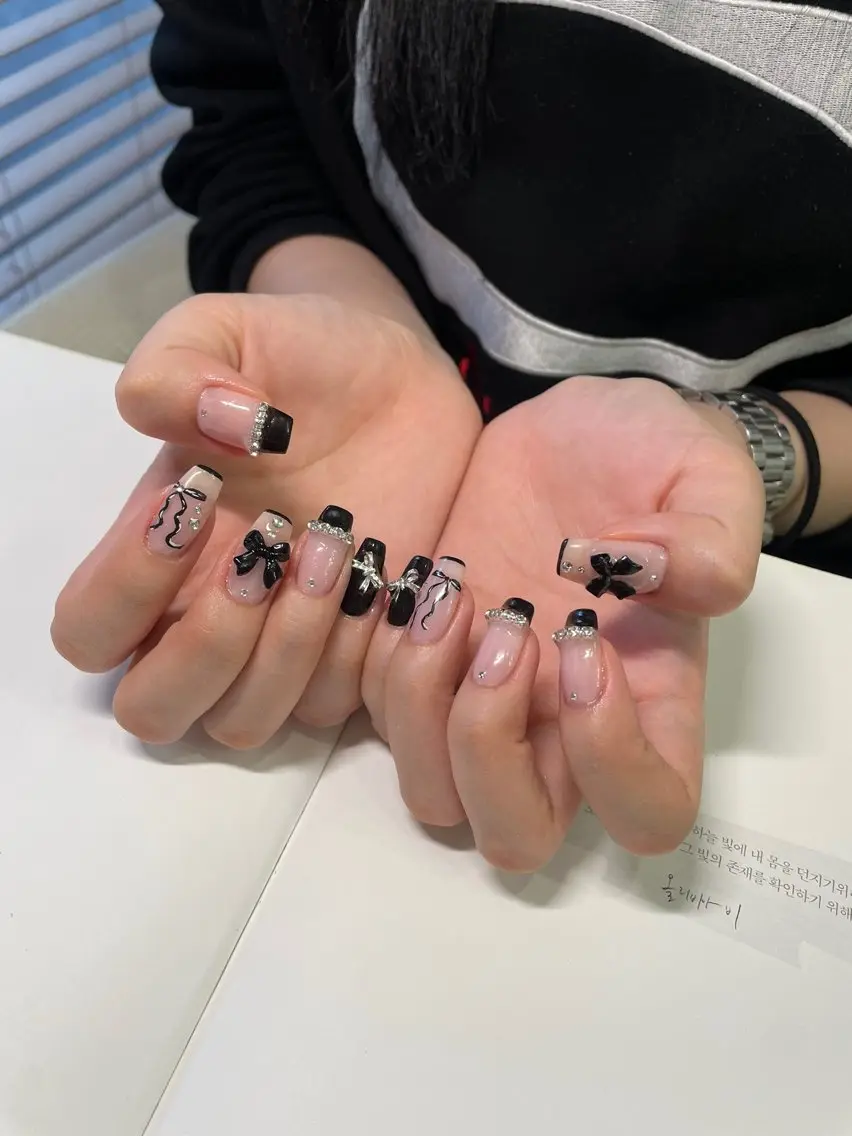 ネイル ハンドネイル ネイルズシャトン🪡 ネイリスト齊藤のネイルデザイン