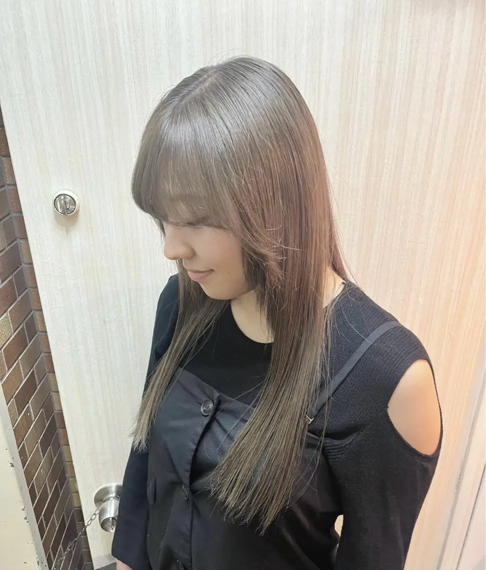 ロング カラー グレージュ ヘアカラー 横浜／カラーモデル 募集中／渡部　太斗のヘアスタイル