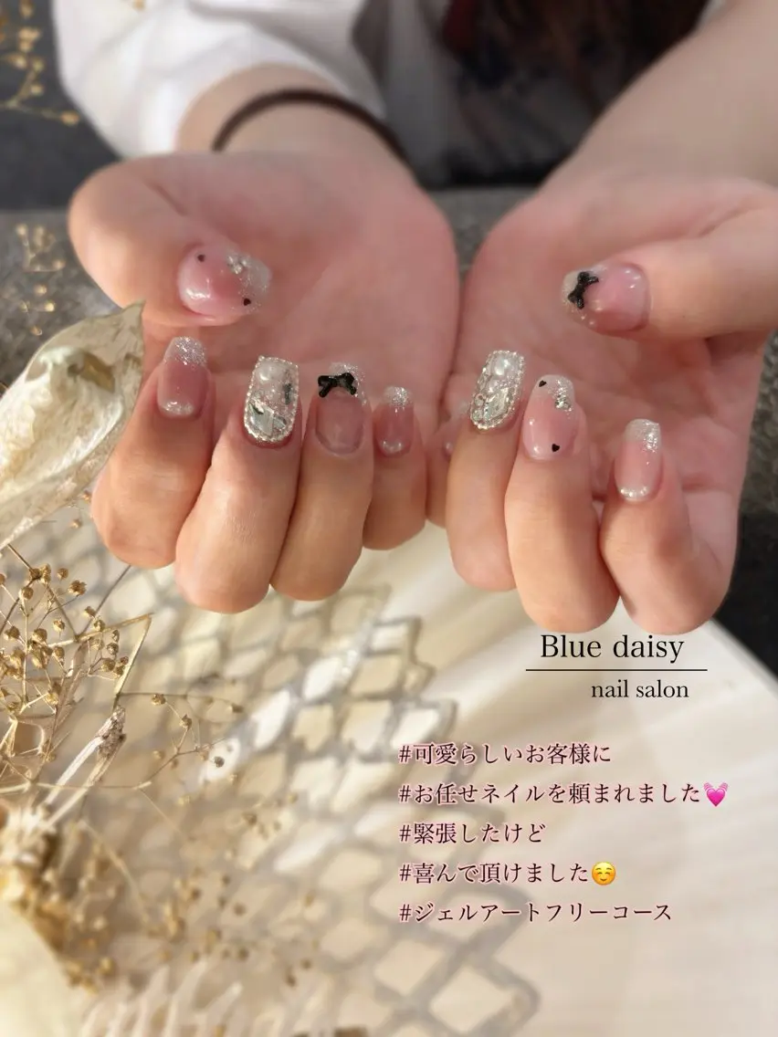 ネイル ジェルネイル ガーリー マグネットネイル 持ち込み パラジェル ハンドネイル Blue daisy 栄本店のネイルデザイン