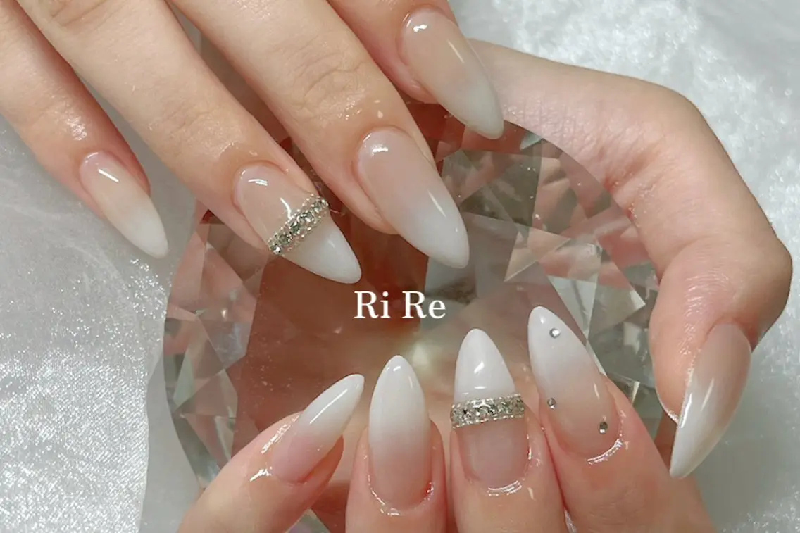 ネイル アートネイル ストーンネイル Nailsalon RiRe♡Reikaのネイルデザイン