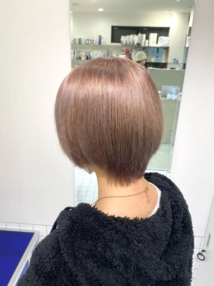 カラー ベージュカラー ミルクティーベージュ 漆崎 相美のヘアスタイル