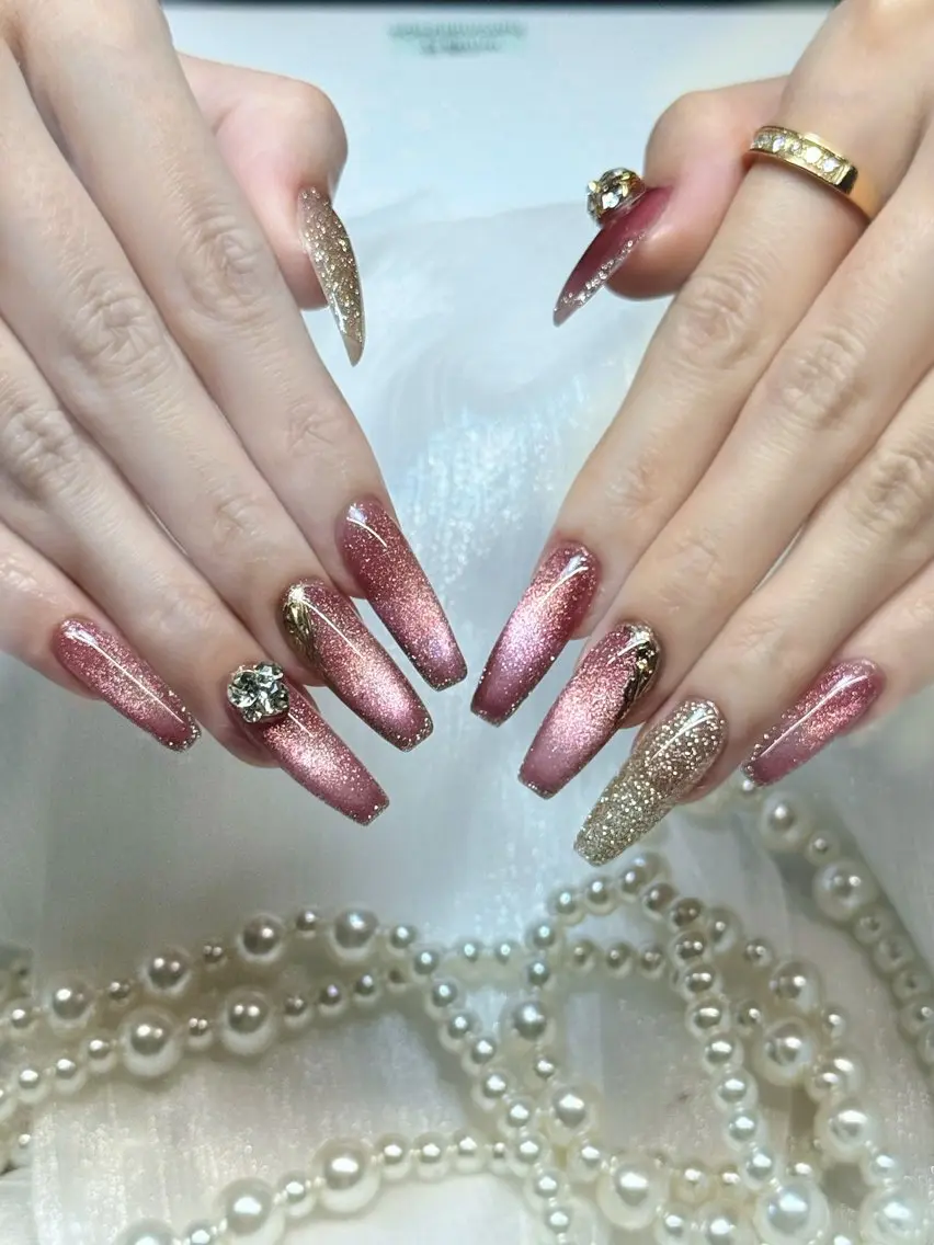 ネイル アートネイル チークネイル 長さ出し マグネットネイル 持ち込み ハンドネイル 長出し専門店🎀 HARO💕Nailのネイルデザイン
