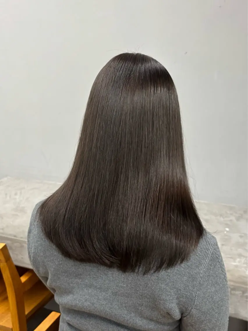 セミロング 𝐀𝐦𝐞𝐫𝐢 /透明感カラーのヘアスタイル