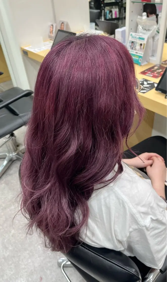 カラー 三沢 寧々のヘアスタイル