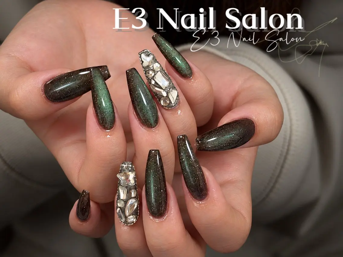 ネイル アニマル柄 オーロラネイル べっ甲ネイル ボルドー ブラウン ハンドネイル E3 Nail Salonのネイルデザイン