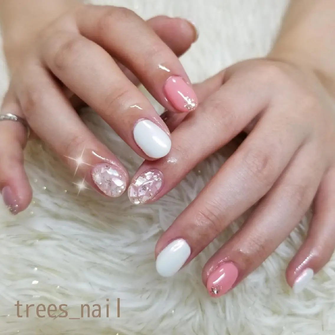 ネイル オーロラネイル ジェルネイル ガーリー ミラーネイル パラジェル trees_ nailのネイルデザイン