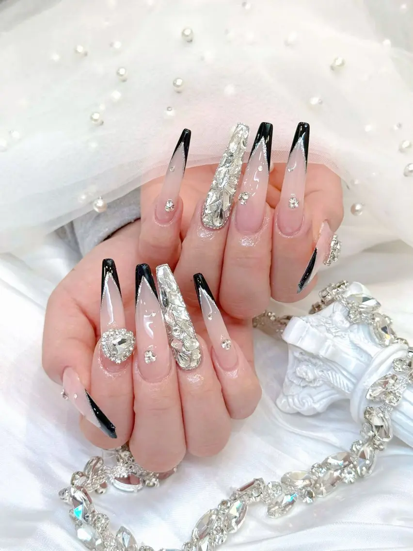 ネイル オーロラネイル フレンチネイル ジェルネイル グラデーション 韓国ネイル ハンドネイル Luci Nail Shinokuboのネイルデザイン