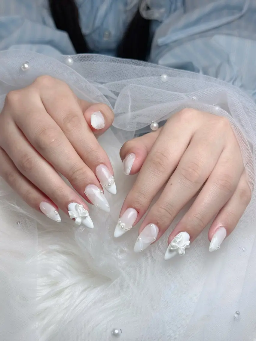 ネイル フレンチネイル ジェルネイル キラキラネイル 韓国ネイル マグネットネイル Julli NailStudioのネイルデザイン