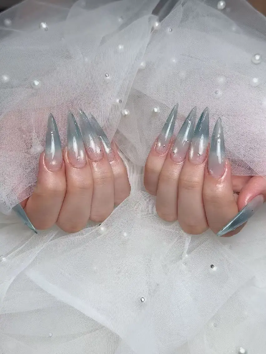 ネイル ENsalon AKIRAのネイルデザイン