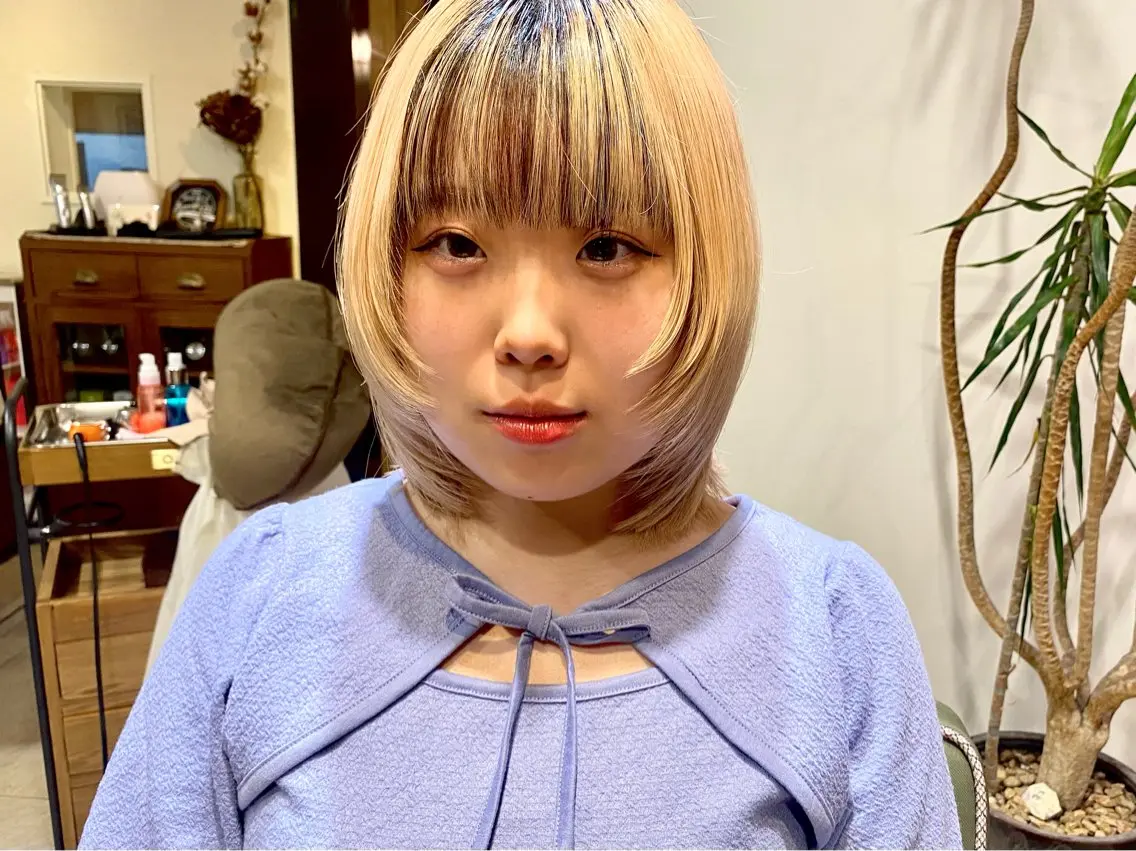 ミディアム レイヤーカット LiC えりのヘアスタイル