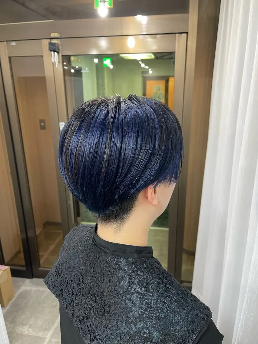 ショート カラー ブリーチ ブルーカラー ケアブリーチ デザインカラー ダブルカラー ヘアカラー トリートメント ダブルカラー/ 髪質改善💎安藤のヘアスタイル