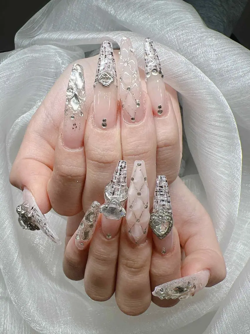 ネイル 長さ出し グラデーション 卒業式 キラキラネイル マグネットネイル ハンドネイル Lee Nailsのネイルデザイン
