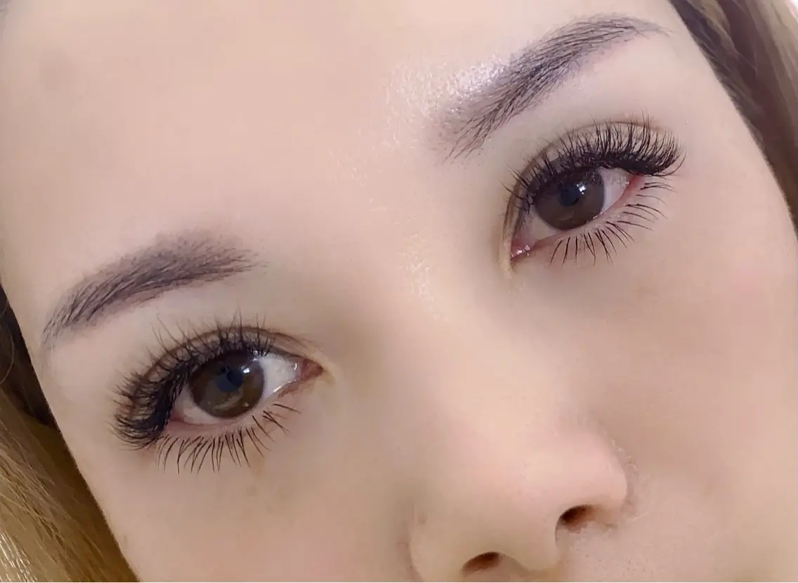 マツエク・マツパ バインドロック フラットラッシュ ナチュラル パリジェンヌラッシュリフト まつげパーマ YK Beauty Salonのマツエク・マツパデザイン