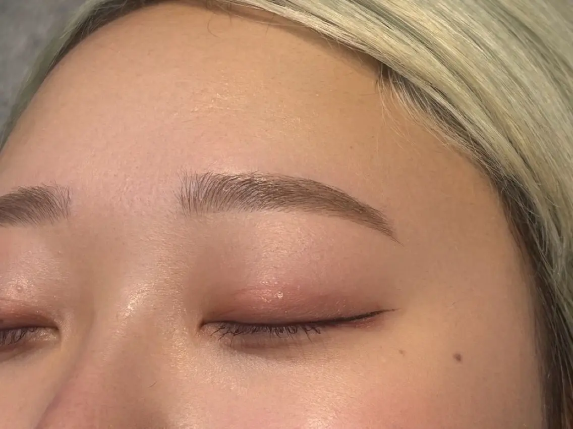 【2回目の方⭐️】眉毛ワックス【間引きあり】眉毛カットの写真