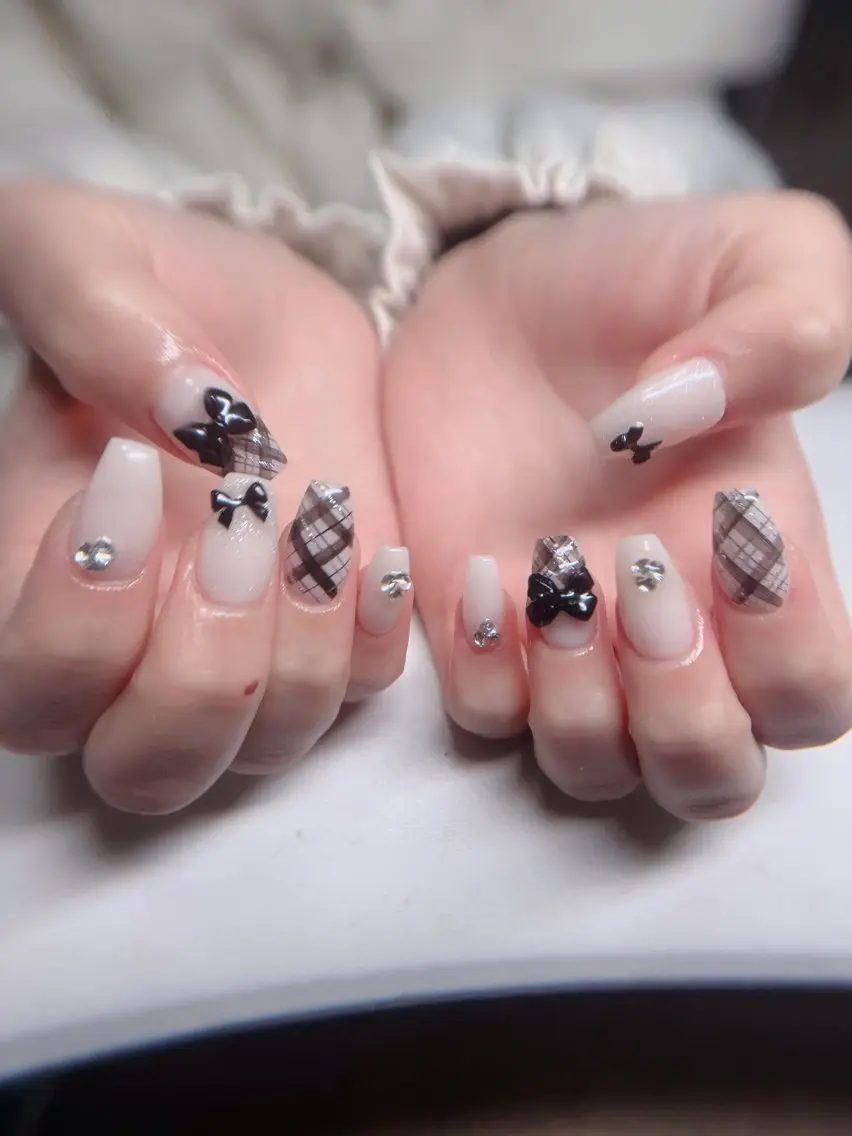 ネイル フレンチネイル ジェルネイル ハロウィン 韓国ネイル マグネットネイル ハンドネイル Hbaby nailのネイルデザイン