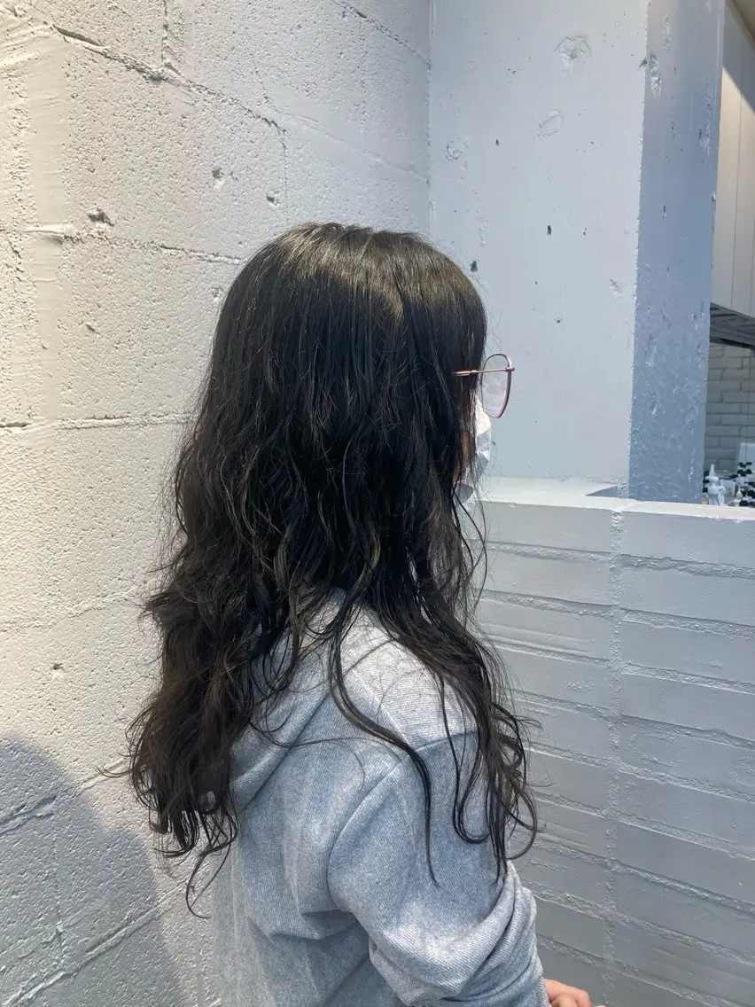 ロング パーマ 久貝 莉子のヘアスタイル