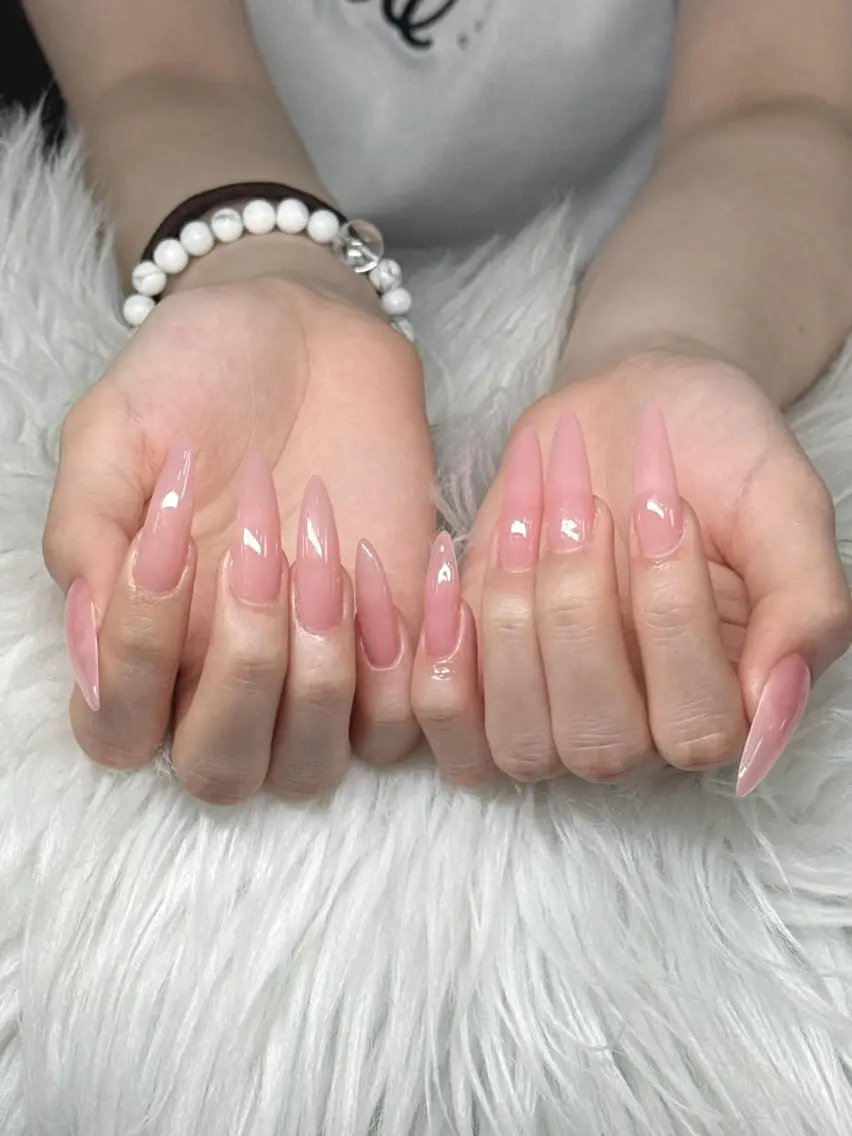 ネイル 長さ出し グラデーション 卒業式 キラキラネイル マグネットネイル Lee Nailsのネイルデザイン