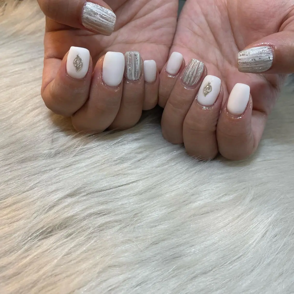 ネイル マットネイル ホワイト Nail Salon Gummi.のネイルデザイン