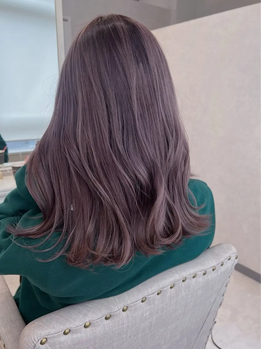 カラー アサダ ミライのヘアスタイル