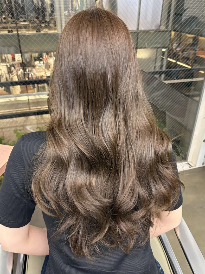 カラー ヘアカラー 青柳 若菜のヘアスタイル
