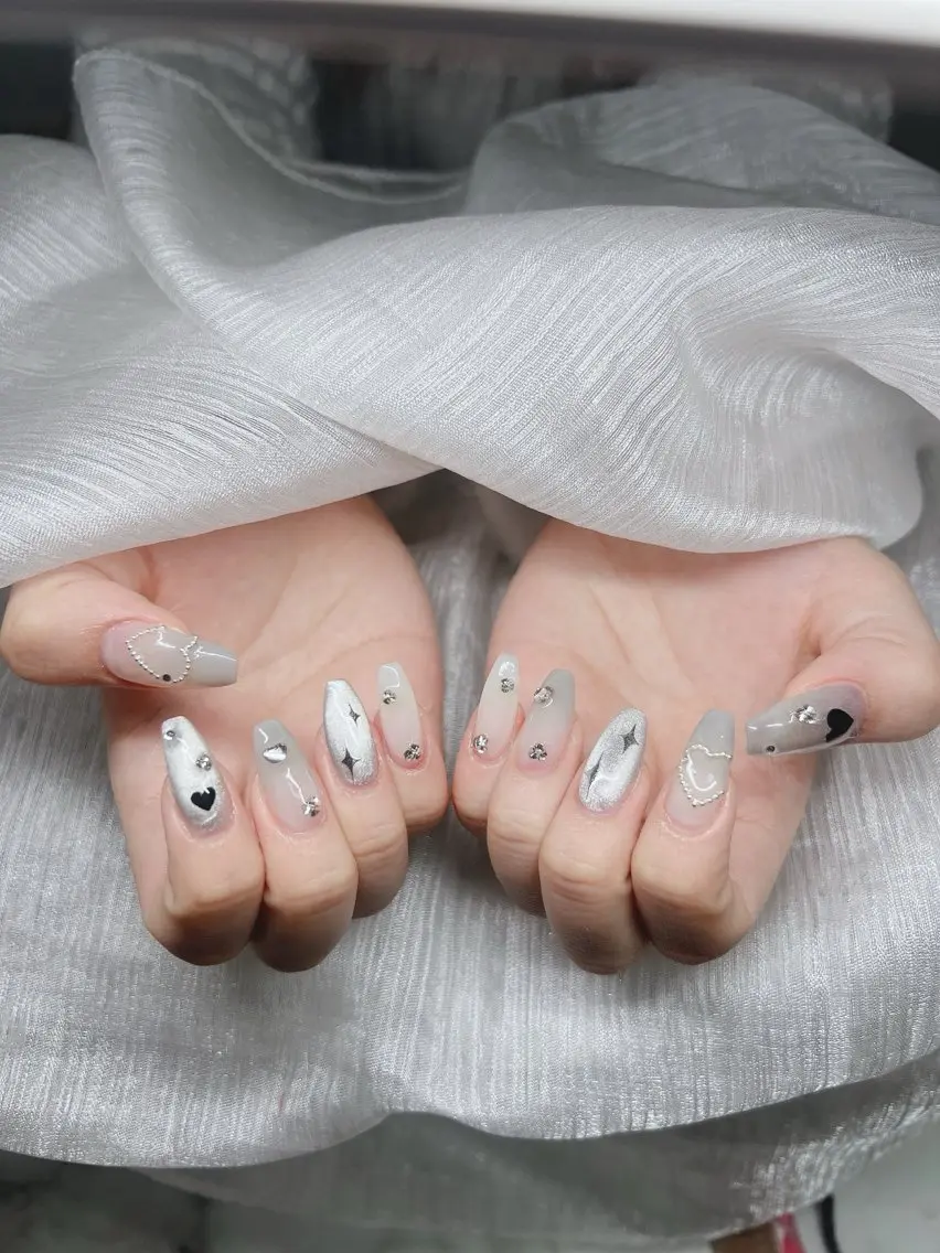 ネイル オーロラネイル チークネイル 長さ出し フットネイル フレンチネイル ハンドネイル Lee Nails チップ長さだし専門店のネイルデザイン