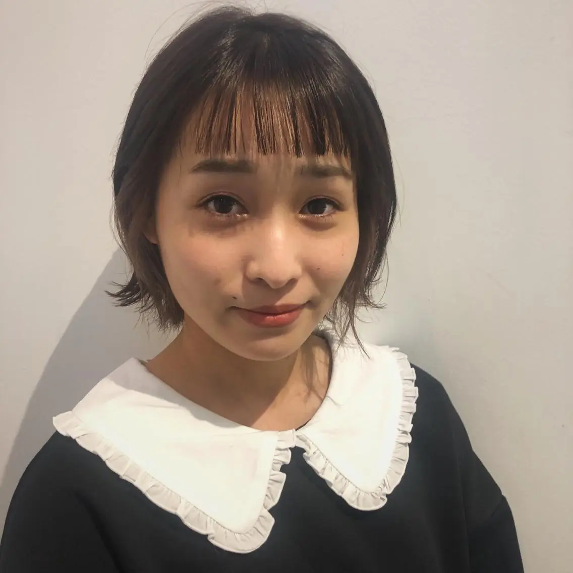 ショート カラー ブリーチ イヤリングカラー ヘアカラー 綿貫 美香のヘアスタイル