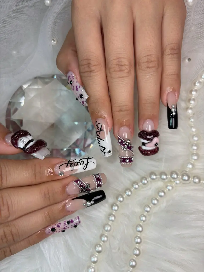 ネイル キラキラネイル ロングネイル スカルプネイル ワンホンネイル 冬ネイル ハンドネイル icy nail れいあのネイルデザイン
