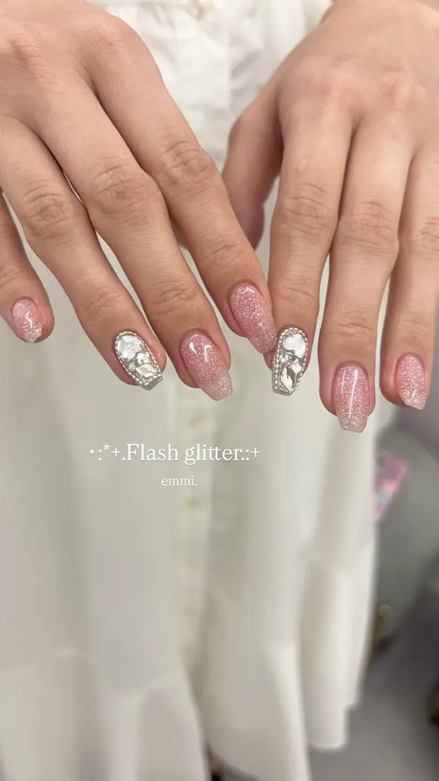 ネイル チークネイル フレンチネイル ガーリー 氷ネイル・うるうるネイル キラキラネイル ハンドネイル emmi nailのネイルデザイン