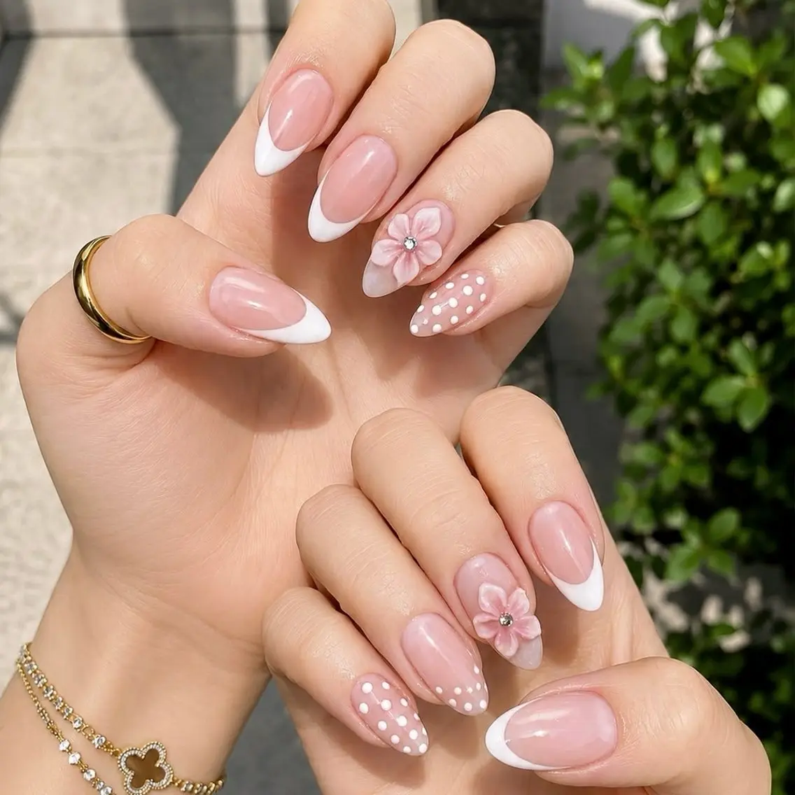 ネイル アートネイル ドット フラワーネイル フレンチネイル ジェルネイル ハンドネイル Umee Nailのネイルデザイン