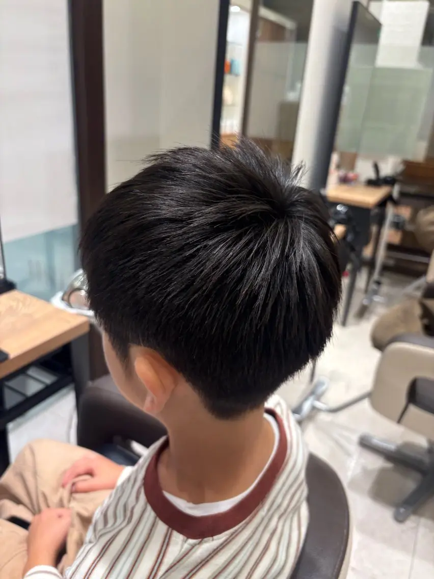 ショート メンズ 刈り上げ 西岡 希望のヘアスタイル