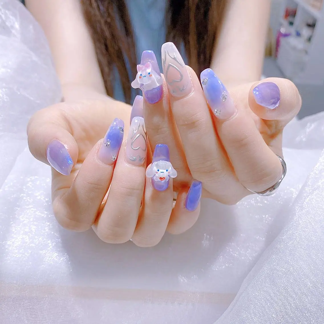 ネイル アートネイル 長さ出し ネイルチップ Queens momoのネイルデザイン