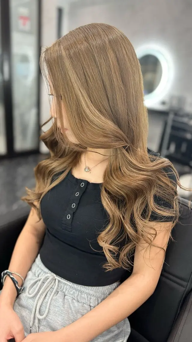 ロング ヘアカラー エクステ stylist Momoのヘアスタイル