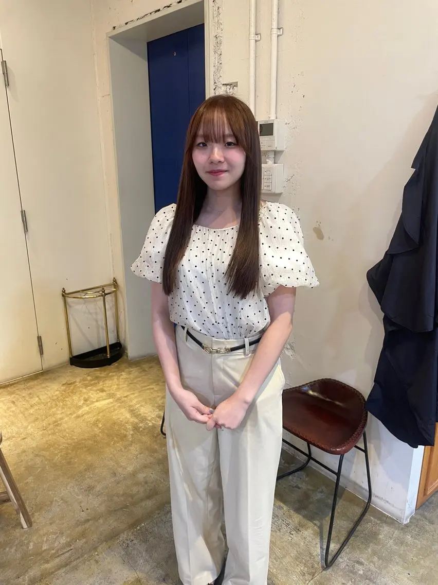 ロング カラー グレージュ カット ヘアカラー トリートメント MIOベージュカラー 柔らかいカラーのヘアスタイル