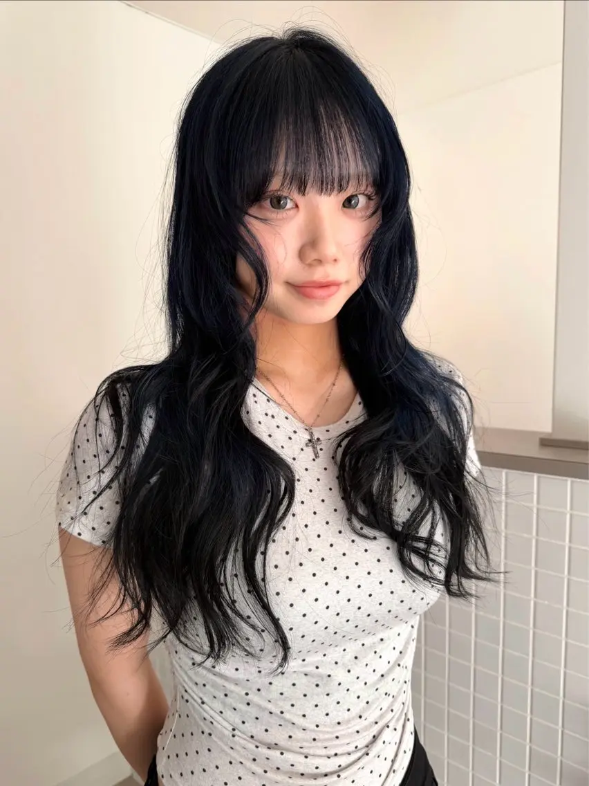 ロング カラー ブリーチ ブルーカラー デザインカラー ネイビーカラー カット ヘアカラー トリートメント Kaito🐶 /デザイン/レイヤーのヘアスタイル
