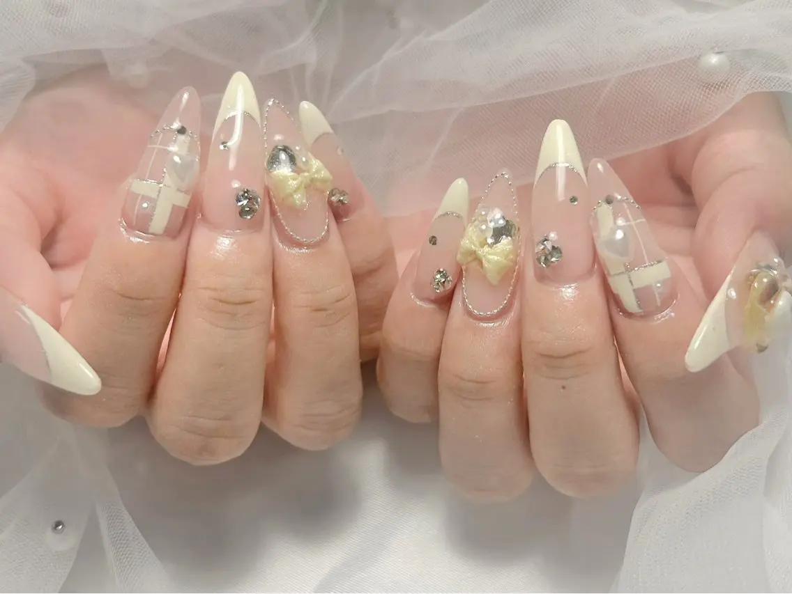 ネイル Roi〈ロワ〉 Yunaのネイルデザイン