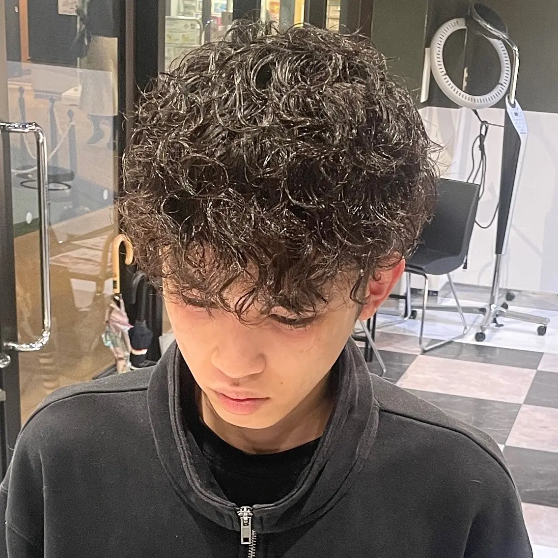 ショート パーマ メンズ スペインカール カット パーマ メンズヘア特化 崎田 成人のヘアスタイル