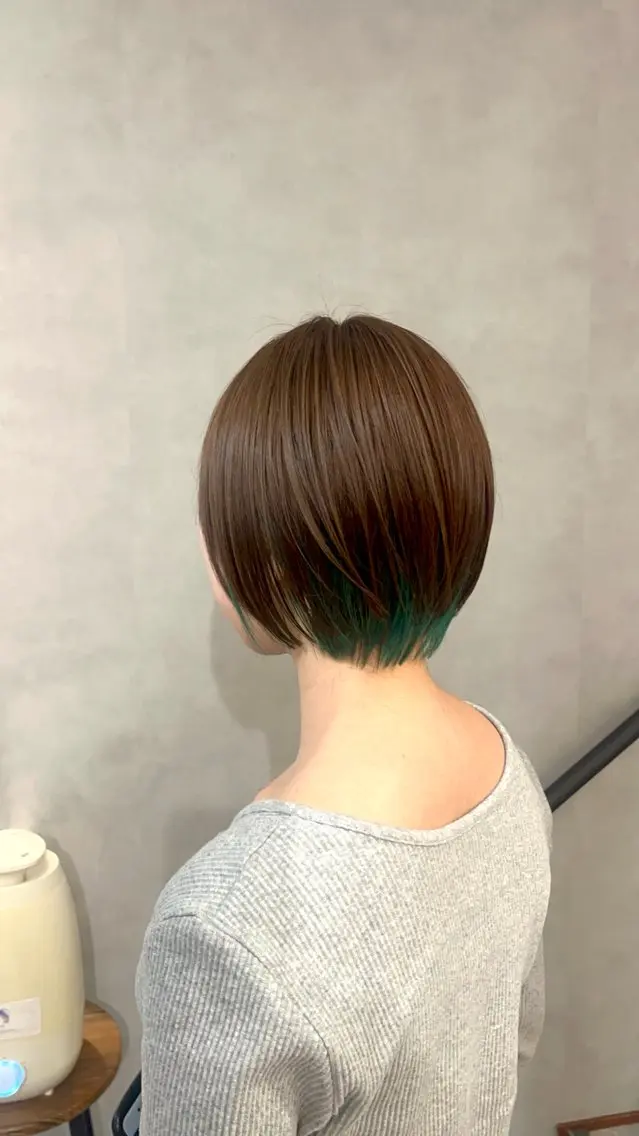 カット＋ワンカラーの写真